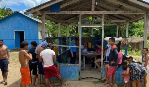 Cheia do rio Madeira: famílias recebem atendimento e assistencia social em Porto Velho