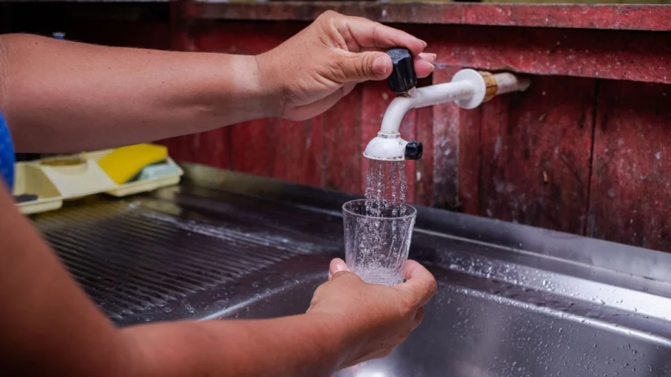 Saneamento básico transforma saúde pública em Manaus com queda em números de doenças