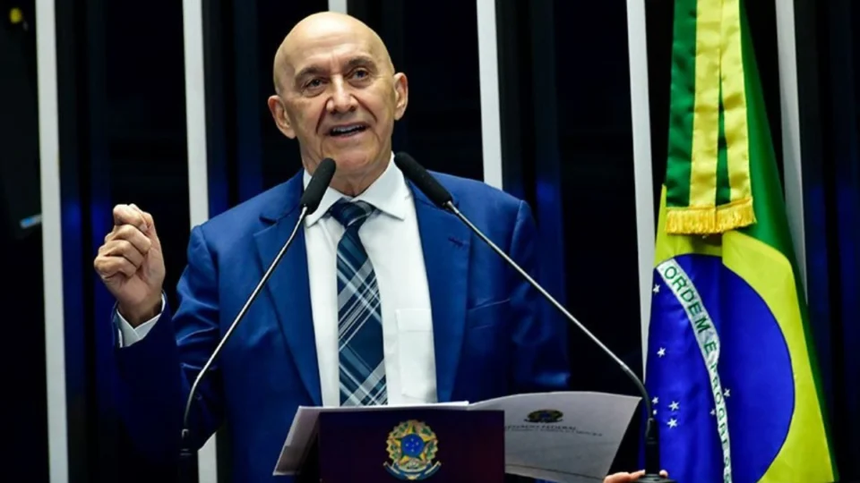 Senador Confúcio Moura anuncia implantação do hospital universitário em Porto Velho; veja vídeo