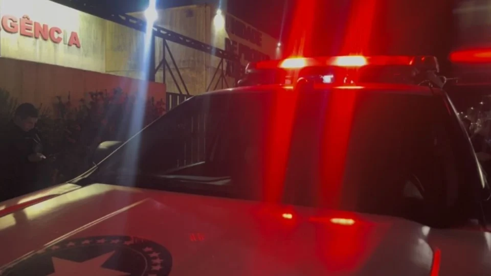 Suspeito de enforcar criança de 11 anos é amarrado e espancado por populares em Porto Velho; veja vídeo