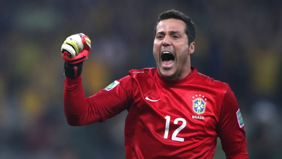 Seleção Brasileira pode ter camisa vermelha em ano eleitoral e tema gera debate nas redes sociais