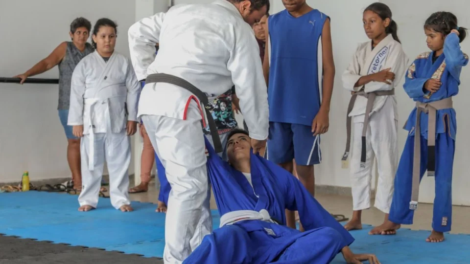 Superação e inclusão: jovem autista se destaca no jiu-jitsu em Porto Velho; veja vídeo