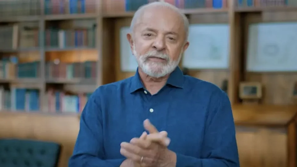 Lula defende debate sobre fim da escala 6×1, isenção do IR e punição por fraudes no INSS