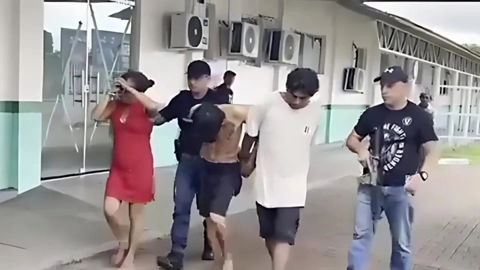 Mulher esconde joias roubadas na calcinha e é presa após assalto a vendedora no Amazonas