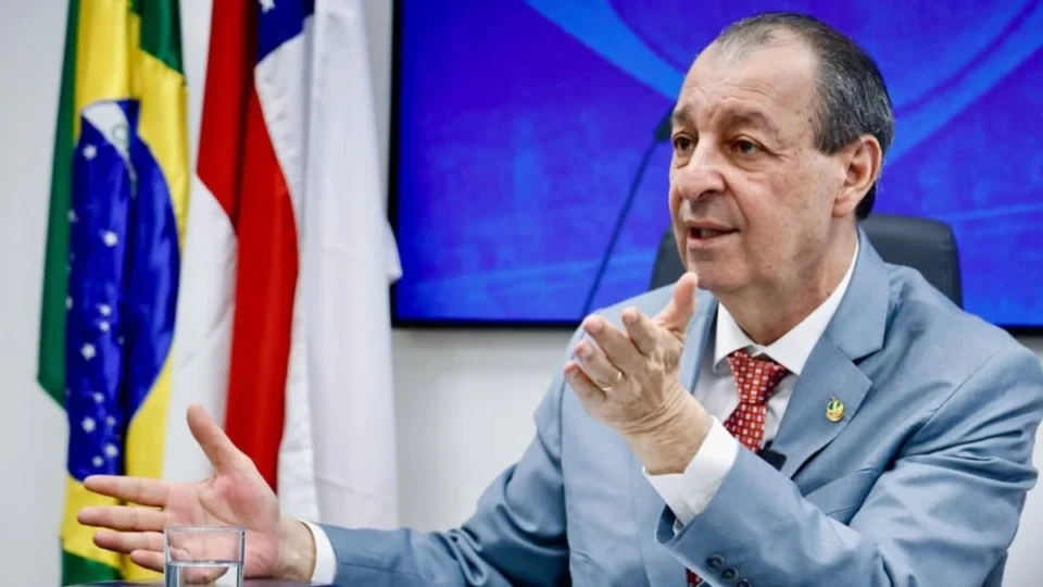 Omar Aziz é o entrevistado especial do ‘Povo na TV’ da TV Norte Amazonas na quarta-feira (30)