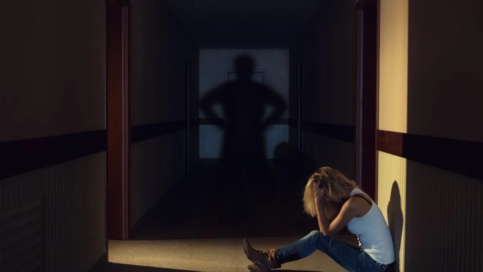 Pai é investigado por agredir e humilhar filha em via pública de Ji-Paraná; entenda o caso