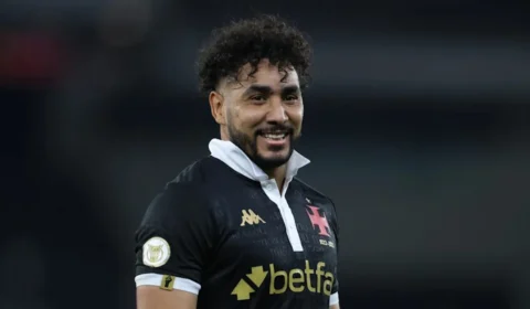 Payet nega agressões contra ex-amante e diz que beber urina era comum na relação