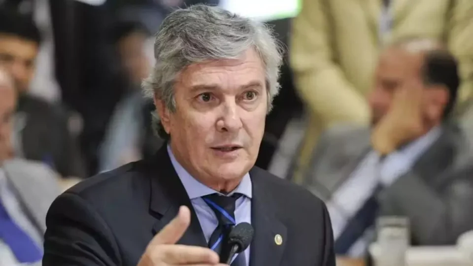 Moraes cobra explicações sobre tornozeleira desligada de Collor e ameaça medidas severas