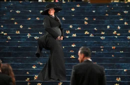 Rihanna revela terceira gravidez durante o Met Gala 2025