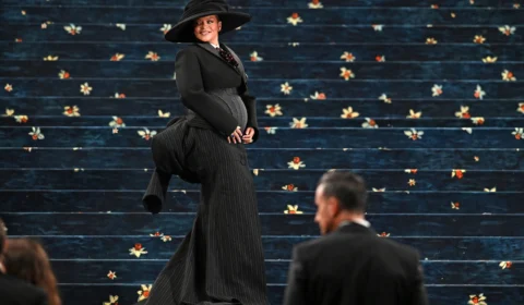 Rihanna revela terceira gravidez durante o Met Gala 2025