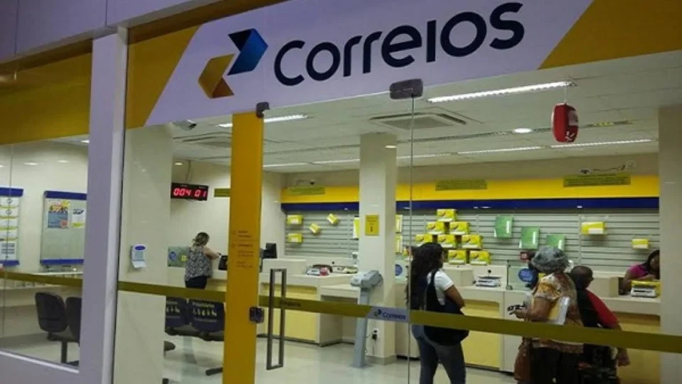 Beneficiários do INSS podem contestar descontos indevidos nos Correios; veja detalhes