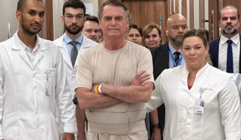 Após alta, Bolsonaro se diz renovado e reforça imagem de ‘mito’ nas redes