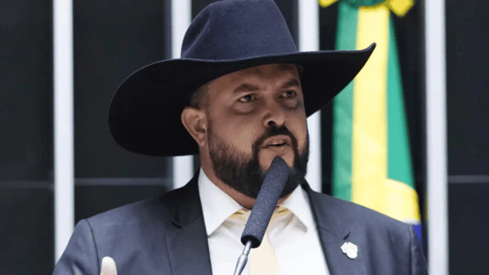 Zé Trovão detona aprovação de reajuste salarial para servidores: veja o vídeo