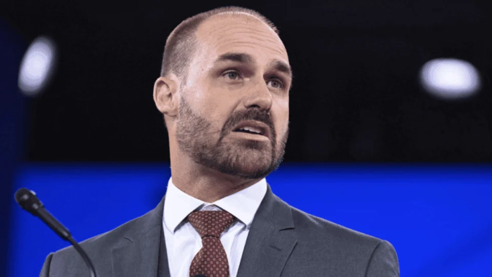 Eduardo Bolsonaro é alvo de pedido de inquérito por suposta ameaça ao Judiciário