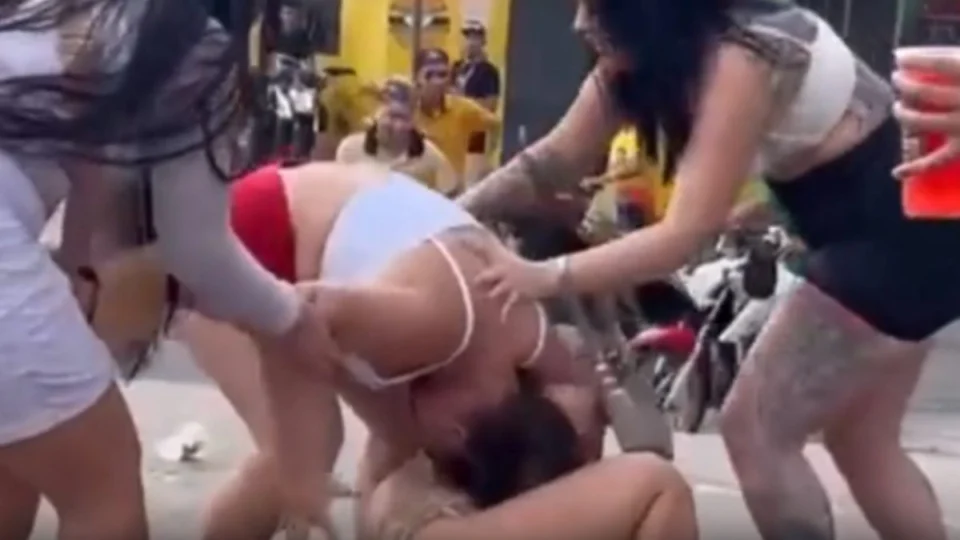 VÍDEO: mulheres protagonizam briga intensa em ‘adega’ na zona Norte de Manaus