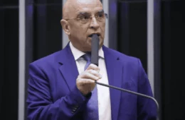 Base encolhe: PDT rompe com governo na Câmara após demissão de Lupi