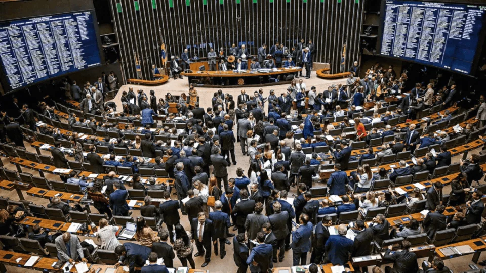 Entenda o voto de deputados no aumento de vagas na Câmara e quanto isso vai custar aos cofres públicos