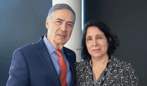 ‘Somos solidários’: Barroso recebe oficial de Justiça alvo de constrangimento por Bolsonaro