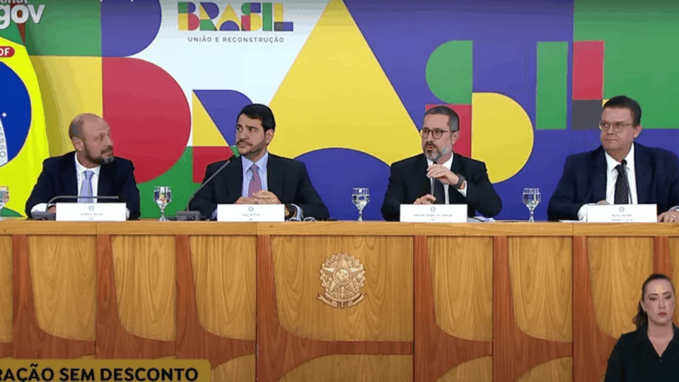 ‘Doa a quem doer’: ministros prometem investigar fraudes no INSS e anunciam medidas para ressarcimento