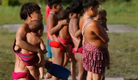 Mortes na população Yanomami caem 21% em um ano, diz Ministério da Saúde