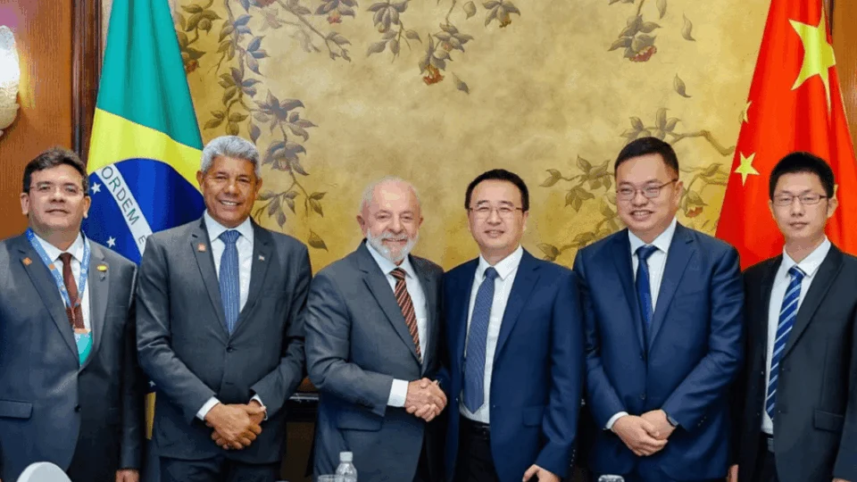 Em ano de COP30, Lula garante US$ 1 bilhão da China para energia limpa no Brasil