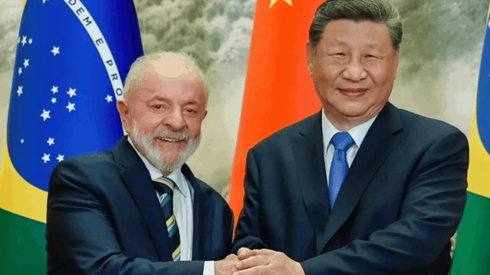 Saiba quais são os 36 acordos assinados entre Brasil e China na visita de Lula