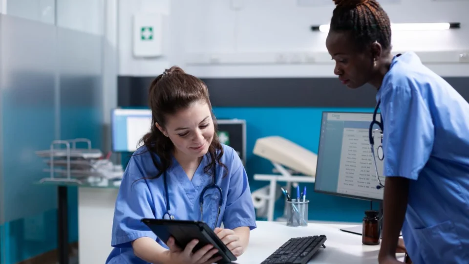 Dia Nacional do Técnico e Auxiliar de Enfermagem: veja frases para enviar hoje