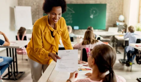 Dia do Pedagogo: veja frases para enviar e homenagear hoje
