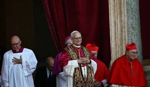 Quem é o Cardeal Robert Francis Prevost, eleito Papa Leão XIV e primeiro pontífice dos EUA