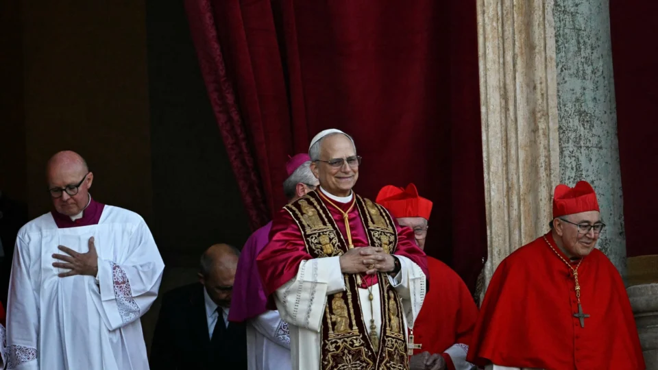 Quem é o Cardeal Robert Francis Prevost, eleito Papa Leão XIV e primeiro pontífice dos EUA