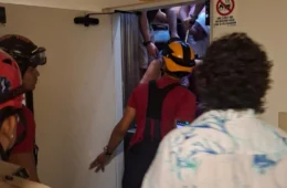 Turistas ficam presos em elevador de hotel no Centro de Manaus