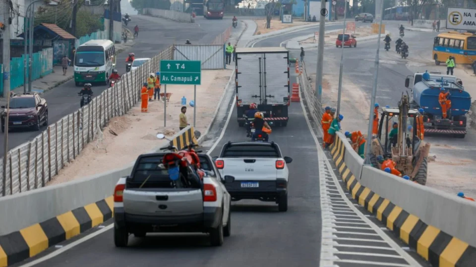 Viaduto Rei Pelé: interdição, acidentes e atrasos marcam obra de R$ 82,8 milhões em Manaus