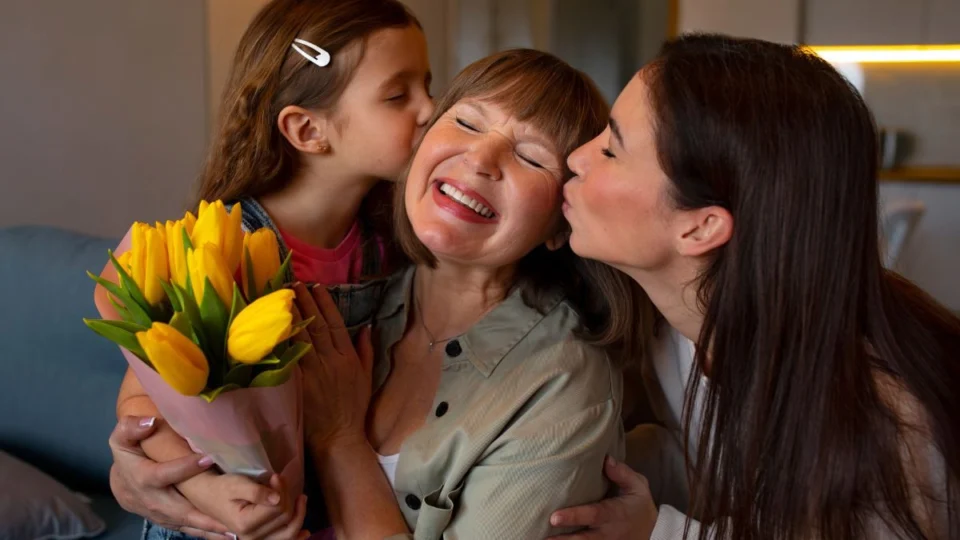 Que dia é o Dia das Mães? Veja frases para enviar neste domingo especial