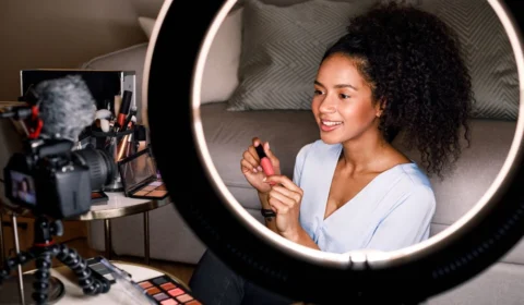 Renda extra com influência digital: passo a passo para atrair seguidores e fechar parcerias