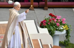 Em missa inaugural no Vaticano, Papa Leão XIV desejou união da igreja
