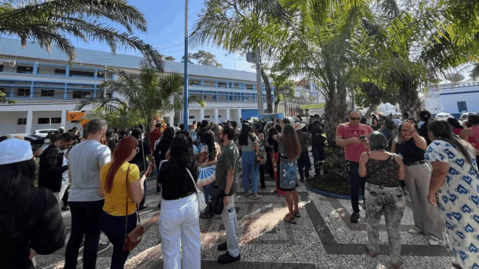 Servidores da Saúde protestam por reajuste salarial em Rio Branco e anunciam paralisação