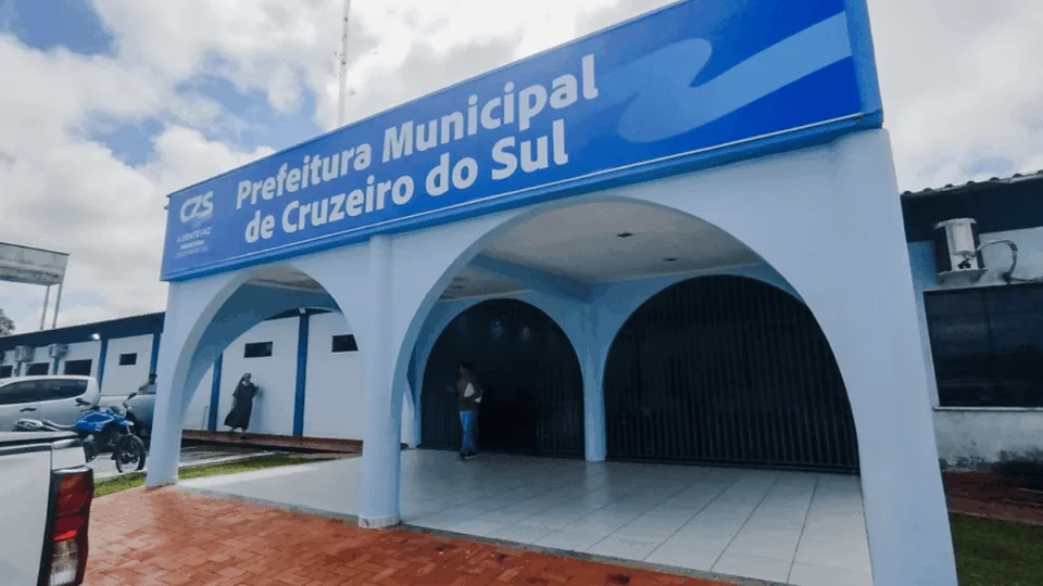 Golpe usa nome da Prefeitura de Cruzeiro do Sul para cobrar taxas falsas por e-mail; entenda