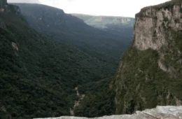 Turista quebra perna em expedição na Serra do Aracá e aguarda resgate no Amazonas