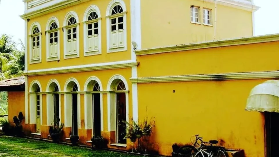 Casarão de Santo Antônio sofre com abandono e disputa judicial em Porto Velho