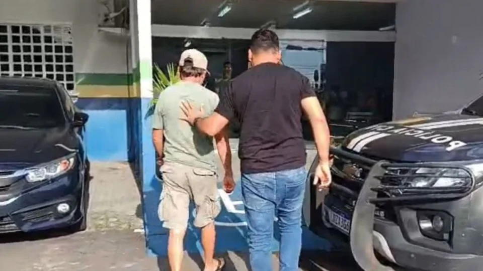 Avô é preso por abusar de netas e oferecer drogas para a mais nova em Manaus: ‘destruiu a vida delas’