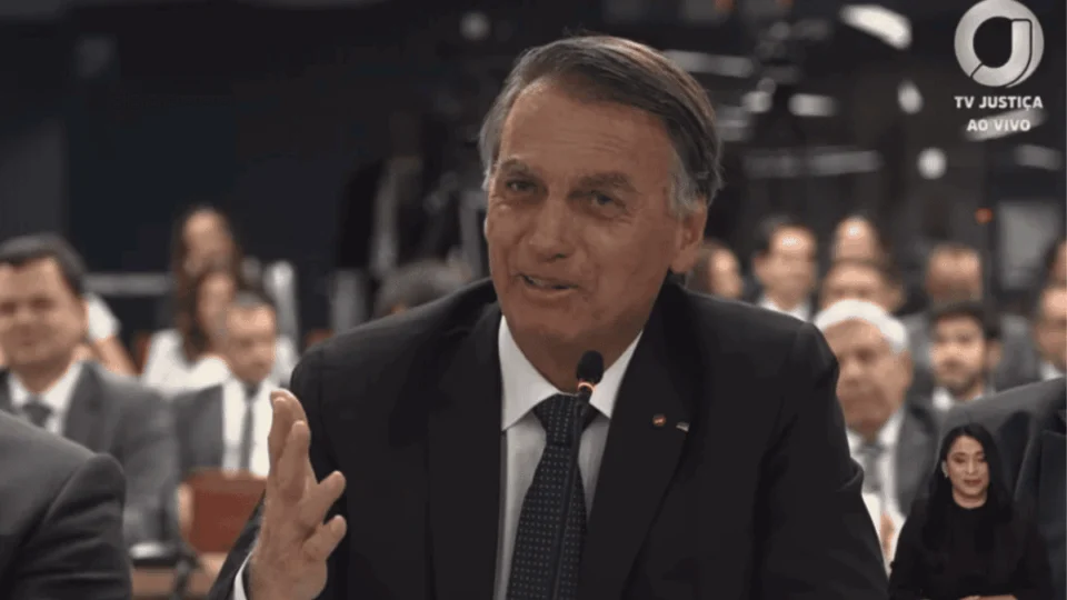 Bolsonaro ‘convida’ Alexandre de Moraes para ser seu vice em 2026: veja o momento