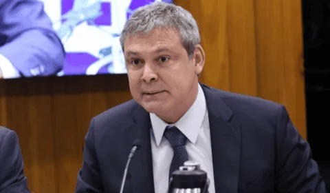 PF ouve Lindbergh em inquérito contra Eduardo Bolsonaro por atuação nos EUA