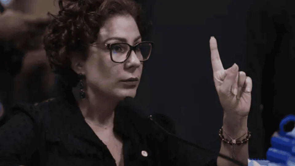 Zambelli vira foragida internacional: nome entra na lista vermelha da Interpol