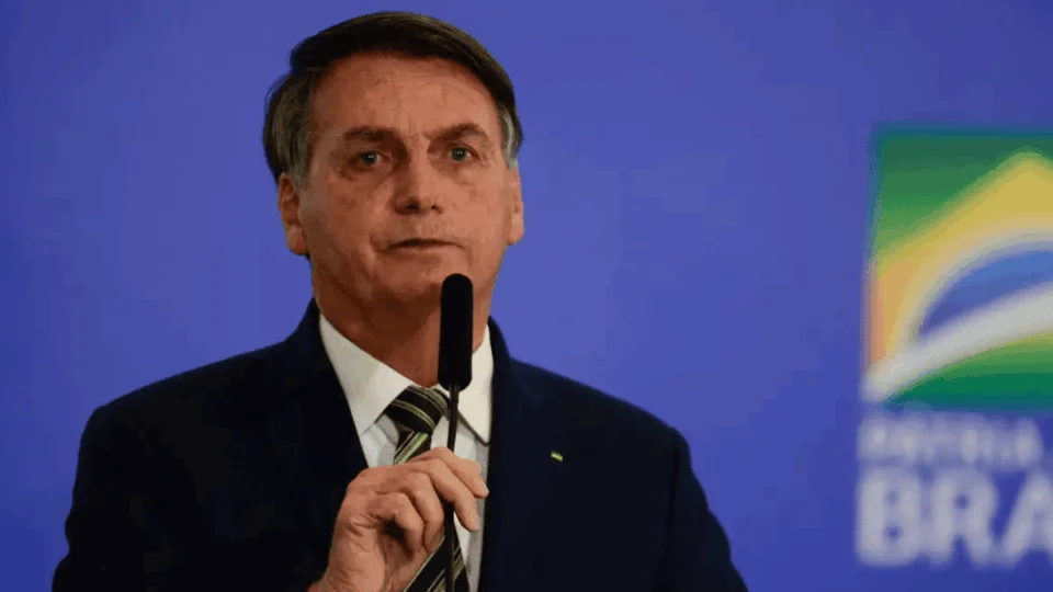 Bolsonaro vai depor no STF e promete falar, apesar do direito ao silêncio