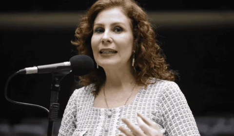 Itália começa análise de extradição de Zambelli; deputado pressiona por prisão