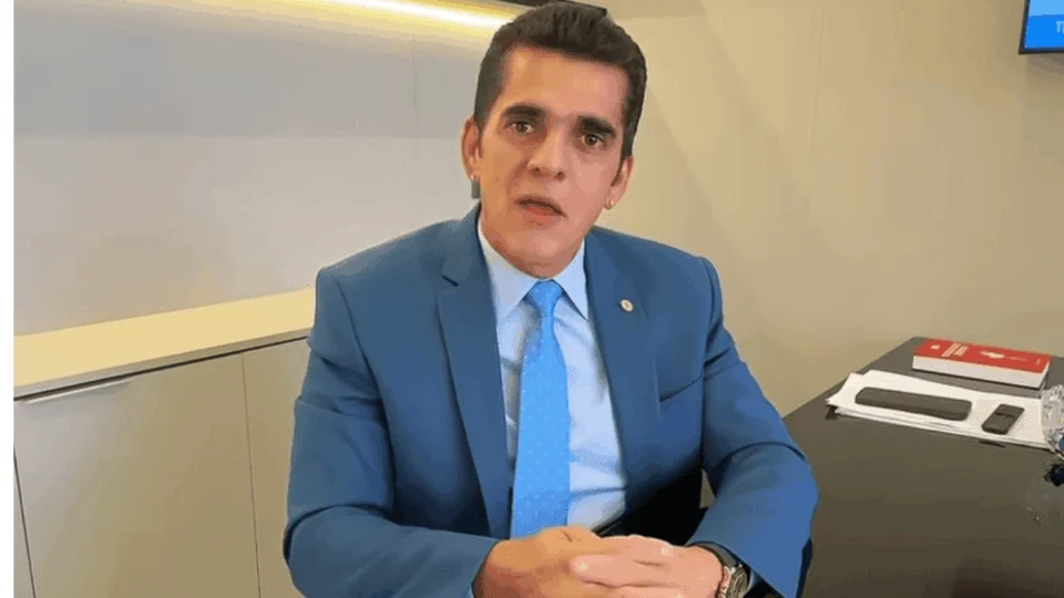 Quem é o deputado investigado por corrupção após apreensão de R$ 6 milhões?