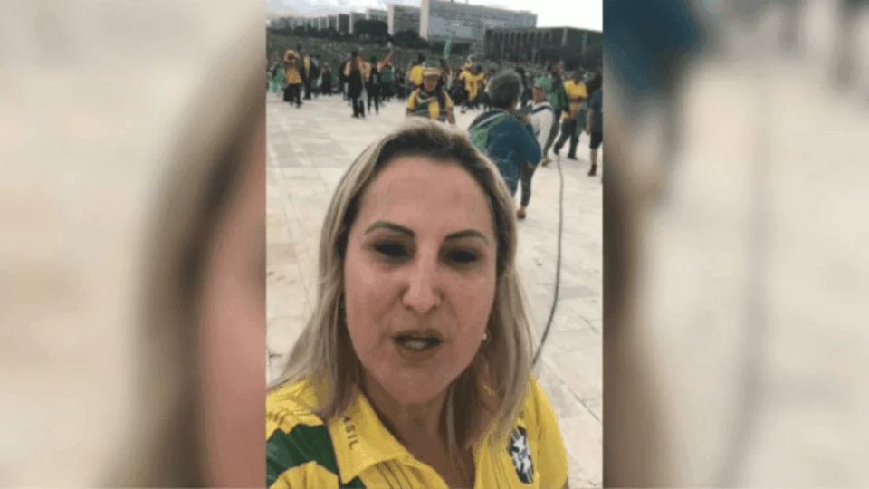 Fugitiva do 8 de janeiro tem pedido de asilo negado e pode ser deportada dos EUA