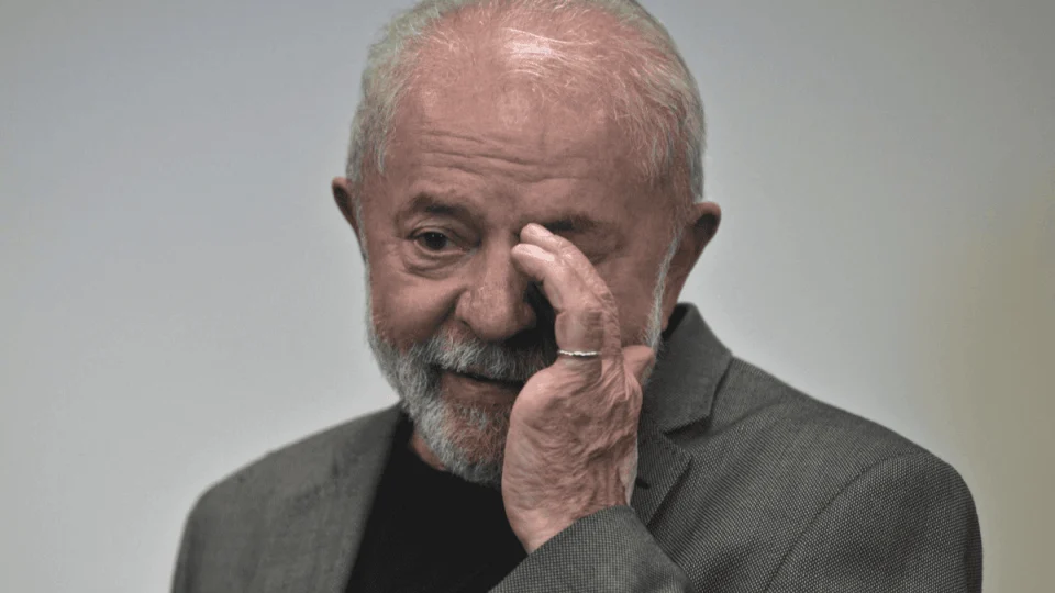 Maioria reprova Lula e gestão é rotulada como péssima por 37,9%