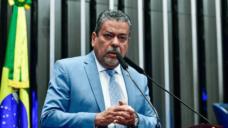 ‘Sou contra aumentar despesas’, diz senador ao rejeitar novas vagas na Câmara