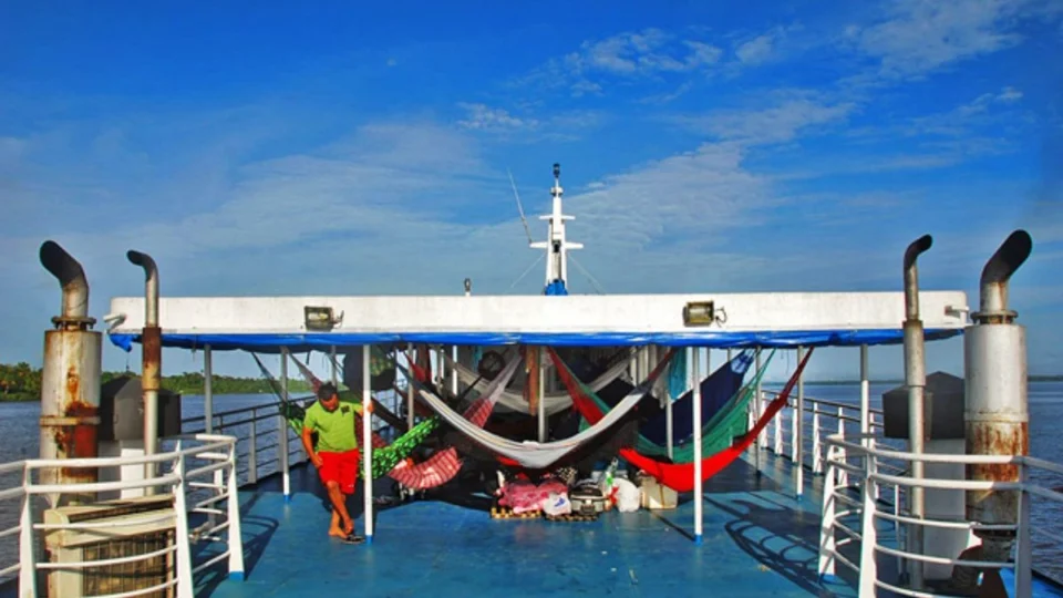 Rumo ao Festival de Parintins: veja lista do que não pode faltar em uma viagem de barco